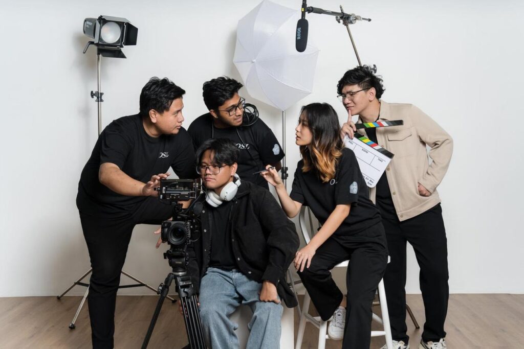 Thuê ekip quay video chuyên nghiệp – Báo giá, quy trình và kinh nghiệm lựa chọn TATMedia Giải Pháp Truyền Thông Thuê ekip quay video chuyên nghiệp – Báo giá, quy trình và kinh nghiệm lựa chọn TATMedia Giải Pháp Truyền Thông