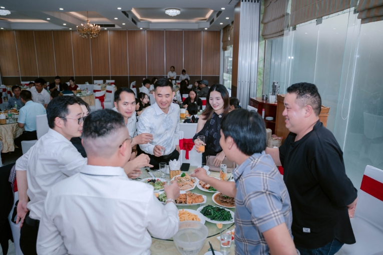 Chụp ảnh khai trương chuyên nghiệp – Lưu giữ trọn vẹn khoảnh khắc và hình ảnh thương hiệu TATMedia Giải Pháp Truyền Thông Chụp ảnh khai trương chuyên nghiệp – Lưu giữ trọn vẹn khoảnh khắc và hình ảnh thương hiệu TATMedia Giải Pháp Truyền Thông