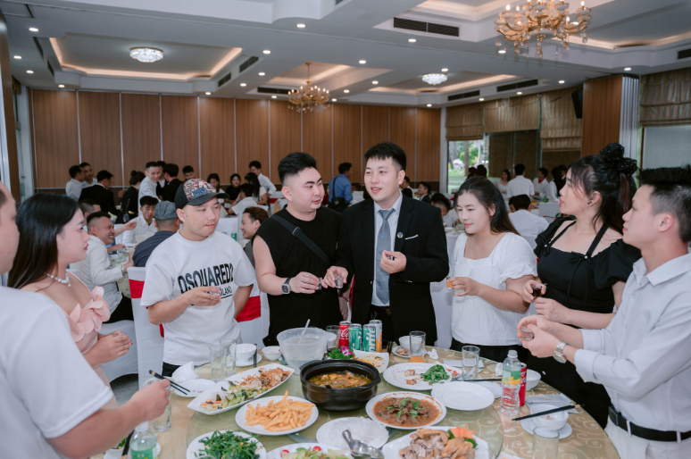 Chụp ảnh khai trương chuyên nghiệp – Lưu giữ trọn vẹn khoảnh khắc và hình ảnh thương hiệu TATMedia Giải Pháp Truyền Thông Chụp ảnh khai trương chuyên nghiệp – Lưu giữ trọn vẹn khoảnh khắc và hình ảnh thương hiệu TATMedia Giải Pháp Truyền Thông